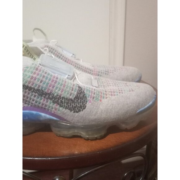 Nike Air Vapormax 2020 Flyknit Multi Color Pure Platinum Shoes Sz 7Y / Women 8.5 - Picture 4 of 15